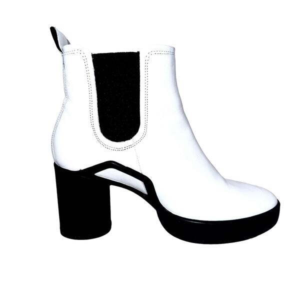 ECCO Shape Sculpted Motion 55 Womens Size 9.5 US 40 EU White Leather Chelsea - Picture 1 of 13